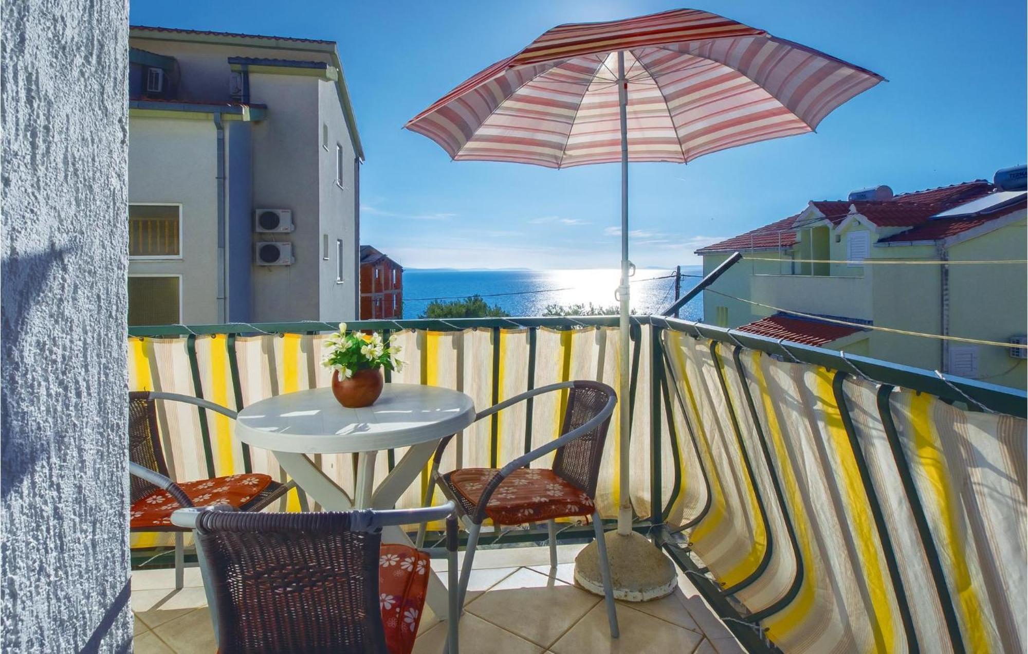 Appartamento Lovely In With Kitchenette Omiš
